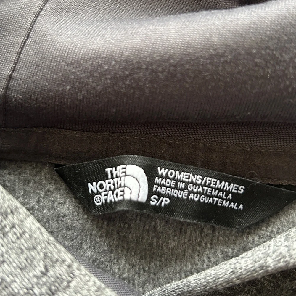 The north face sporty, casual, minimalist women’s hoodie size small petite​​ - Picture 3 of 9